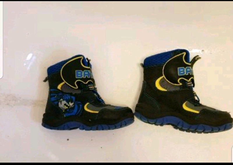 batman snow boots